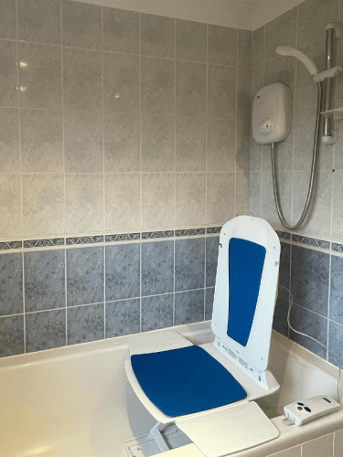 Bathlift Kanjo Eco Powered slim blue powered bathlift