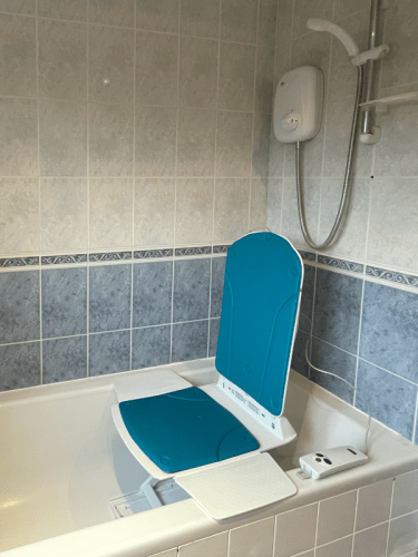 Kanjo Eco Powered Turquoise powered bathlift